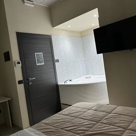 Dimora Sovrana לינה וארוחת בוקר